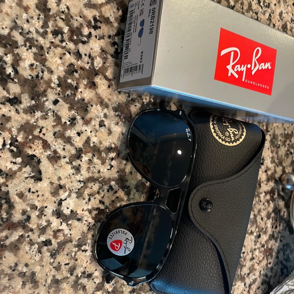 Ray-ban sunglasses style the bill new with case and tags